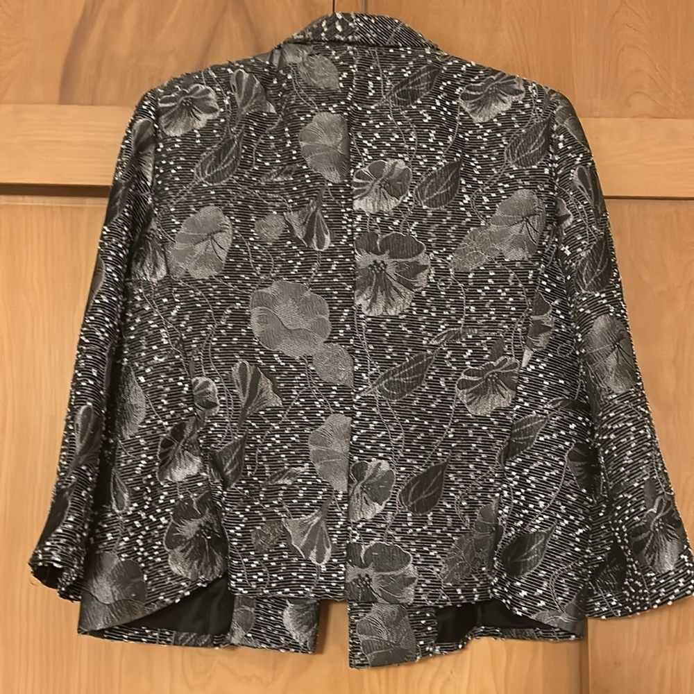 Harve Benard Black and Gray Floral Blazer - Picture 3 of 3